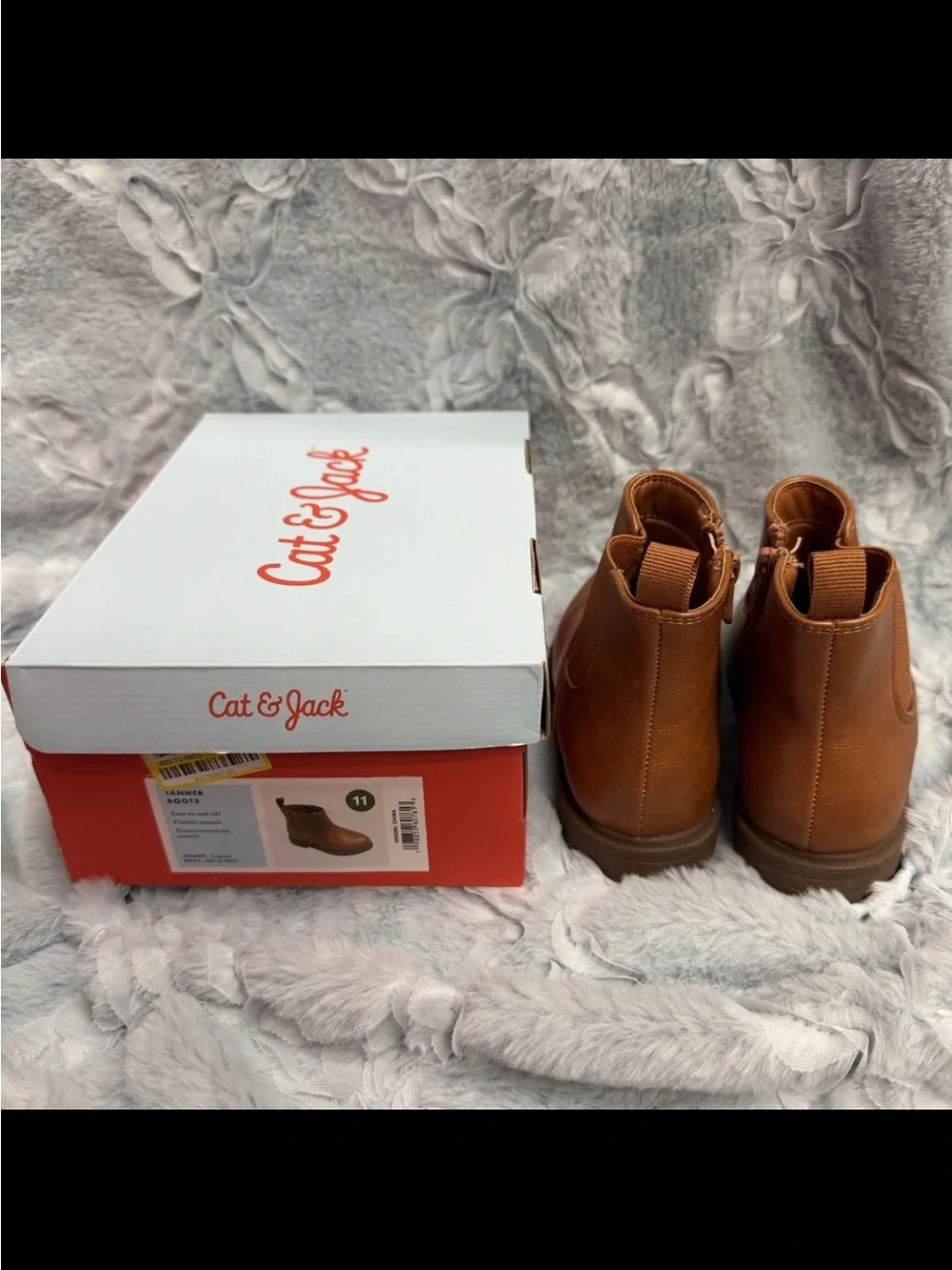 Cat & Jack NewTanner Pull-On Chelsea Boots for Kids- Color Cognac